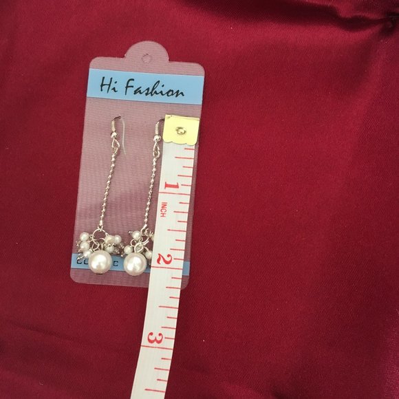 Classic Fashion Earrings - Picture 3 of 3